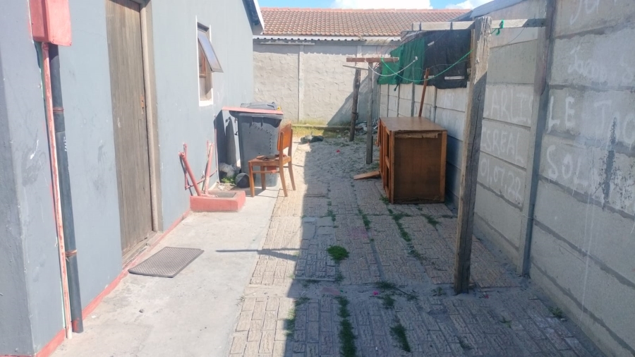2 Bedroom Property for Sale in Lavender Hill Western Cape
